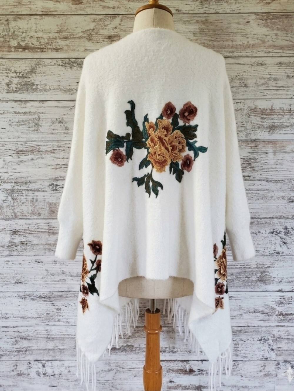 Super Soft White Floral Embroidered RuanaCape Shawl Fringe Sleeve NWOT